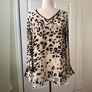 Chicos V neck tunic top